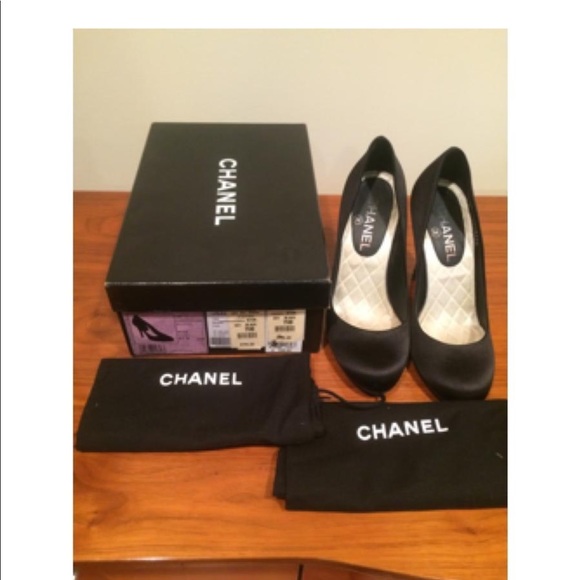 Chanel Satin Pump - Picture 3 of 8